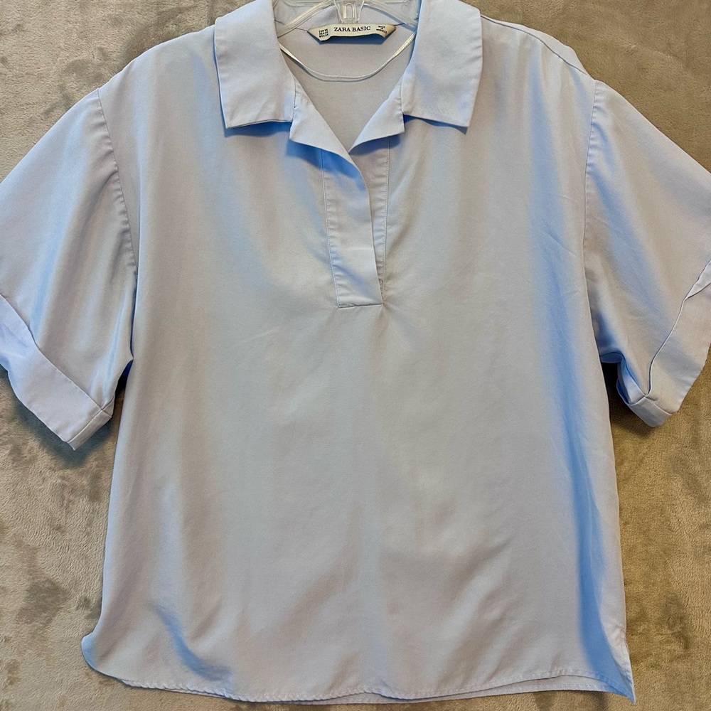 Zara Top XSmall Light Blue Short-Sleeve Polo Collar Button-Down shirt.